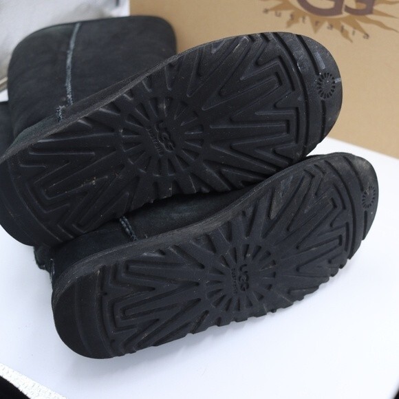 UGG Australia Classic Tall Black Kids Winter Sheepskin Boots Cozy Size 5 - Picture 7 of 16